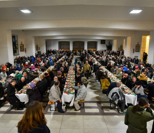 Wigilia dla samotnych i potrzebujących