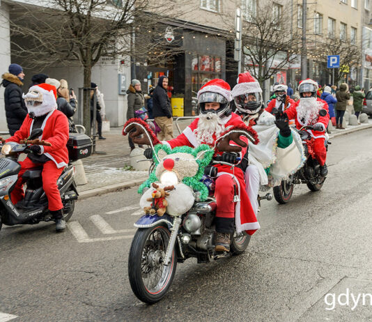 Mikołajkowa parada dojechała do Gdyni