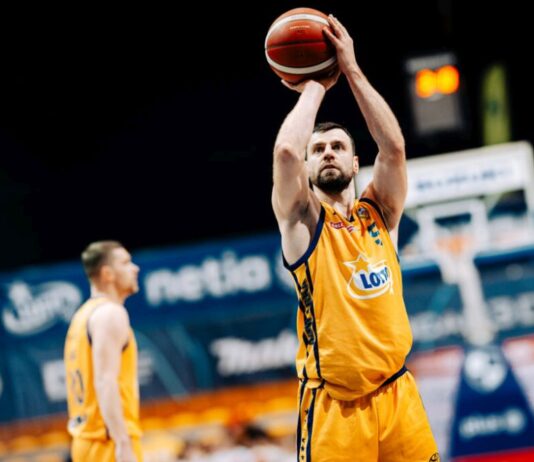 AMW Arka Gdynia zagra z Twardymi Piernikami.