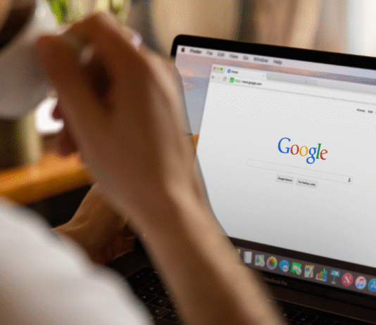 Nieprawdziwa opinia w Google – odpowiedzialność karna i cywilna