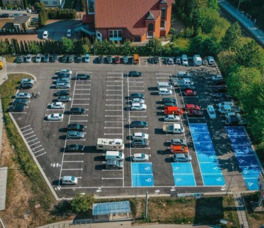 Samochodów ma być mniej. Tylko gdzie mamy je zostawić?